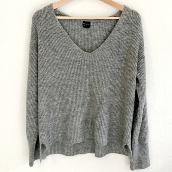 Free Press | Gray Ribbed V-Neck Sweater Women's XS Everyday Simple Classic EUC - Picture 1 of 5
